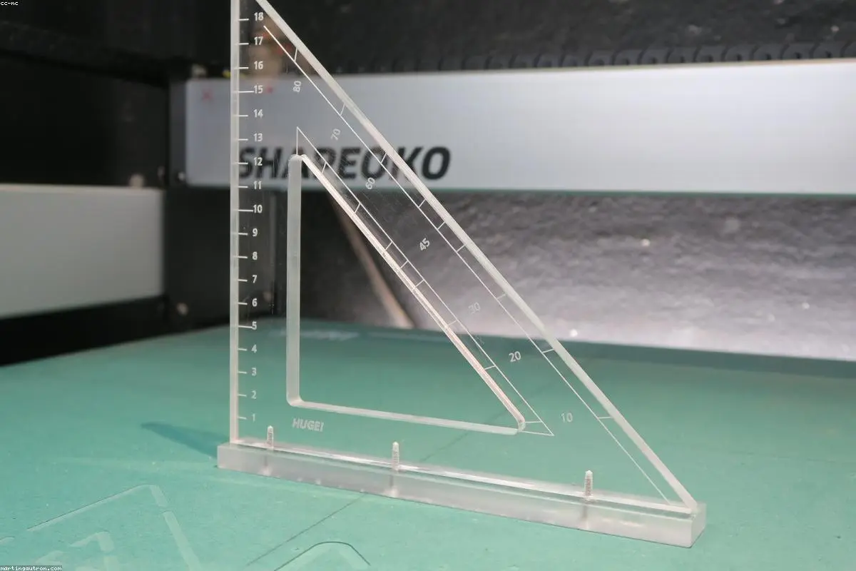Vergleich zwischen CNC-Fr?sen und 3D-Druck f?r Carbon-Komponenten in der Aerospace-Branche